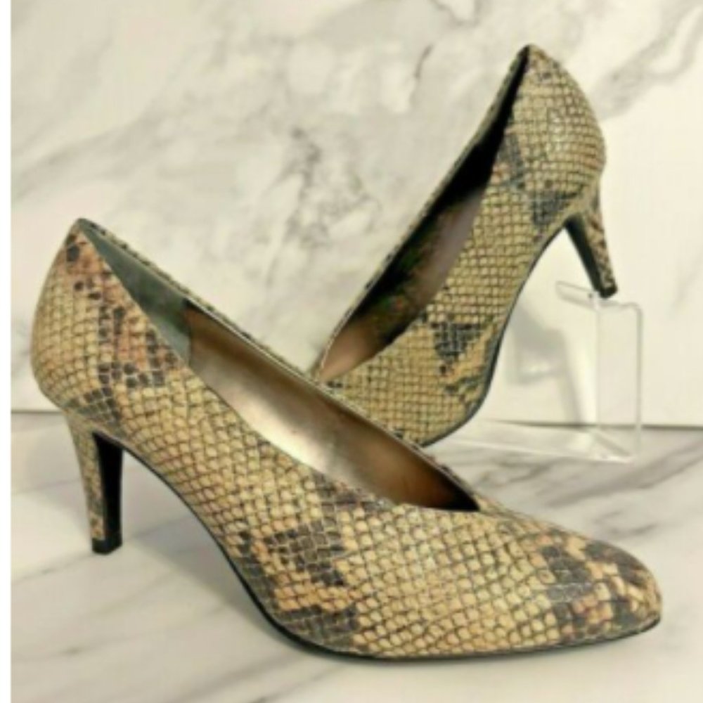 J Renee Women Size 7M "Frenzy" Cream & Gray Snakeskin Pumps NWOB